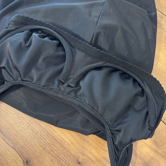 Lands End Slender Suit Size 12 One Piece Skirted Slimming Swimsuit Black Dress - Picture 6 of 7